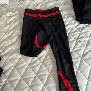 Size 6 lululemon cropped legging